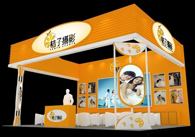 48平米展臺(tái)設(shè)計(jì)制作：三面開(kāi)口/現(xiàn)代/木質(zhì)結(jié)構(gòu)/橙色，為婚博會(huì)展商而作（免費(fèi)使用）