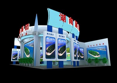 96平米展臺(tái)設(shè)計(jì)制作：三面開口/前衛(wèi)/木質(zhì)結(jié)構(gòu)/藍(lán)色，為成就招商展展商而作（免費(fèi)使用）